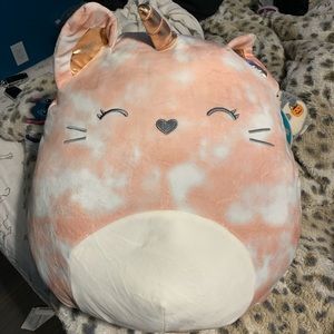 16” Feodora squishmallow, brand new with tags, it’s big and cuddly!
